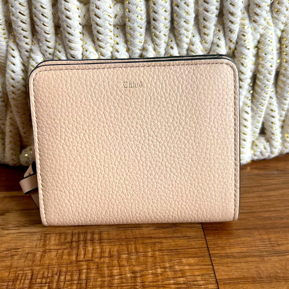 Chloe bifold wallet - EUC